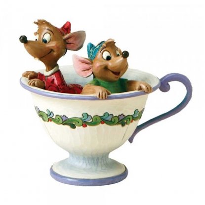 Disney-figurene Jack og Gus i en tekopp