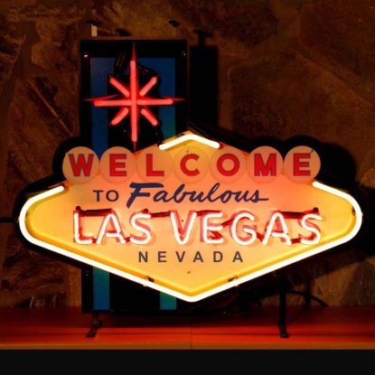 Neonskilt fra Las Vegas med bakgrunn