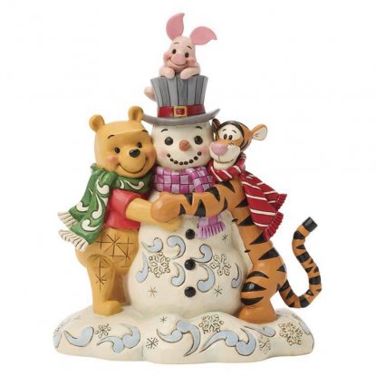 Disney-figur: Winnie the Pooh og vennene lager en snømann