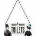 Plateskilt med «Toilets»-henger