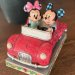 Disney-figurene Musse og Mimmi kjører bil