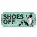 Metallskilt med henger: «Shoes off»