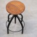 Svingbar pall med tresete fra Trademark Living