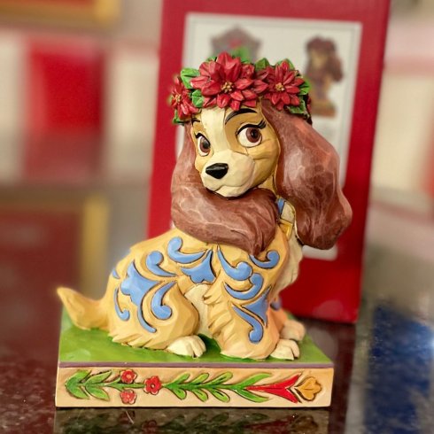 Disney-figuren Lady poserer