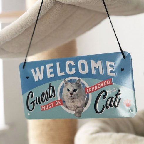 Plateskilt med «Welcome Cats»-anheng