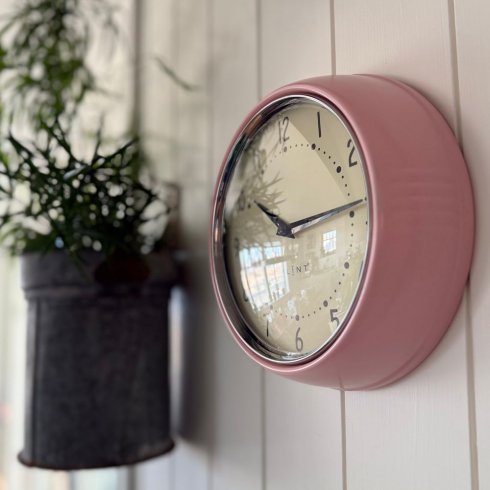 Klokke fra 50-tallet, rosa (Plint)