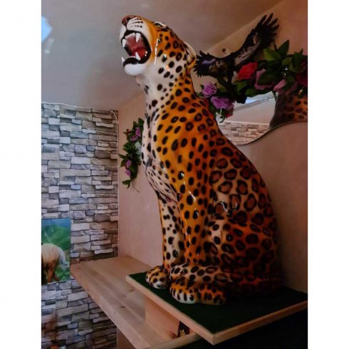 Italiensk porselensfigur av en leopard, 86 cm