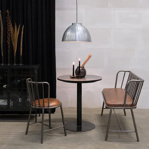 Manhattan jernstol med skinn fra Trademark Living