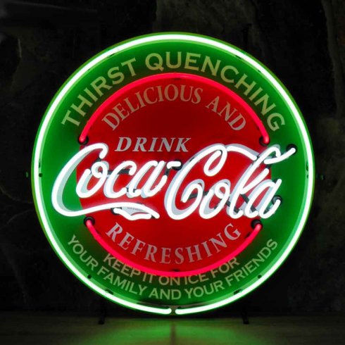 Neonskiltet «Cola Quenching» med bakgrunn