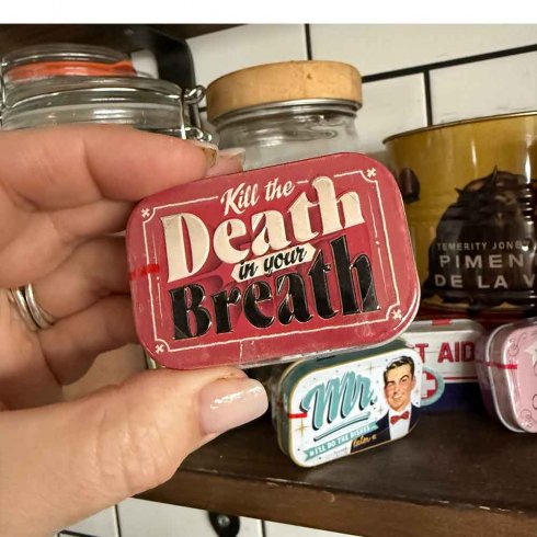 Pillerask «Kill the death in your breath» – med myntepastiller