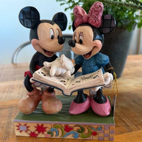 Disney-figurene Musse og Mimmi er sammen