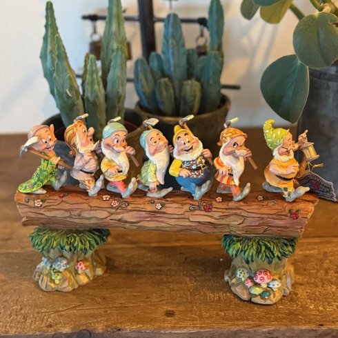 Disney-figur: Dvergene på vei hjem