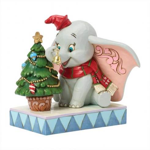 Disney-figuren Dumbo pynter juletreet