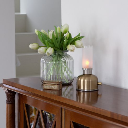 Frida bordlampe i messing – Pr Home