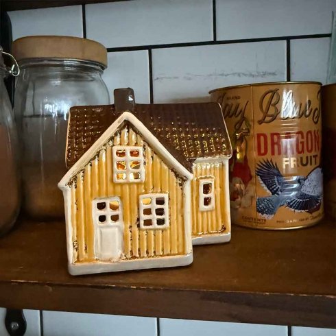 Keramikkhus «Svenskt Gult» til stearinlys, 12 cm