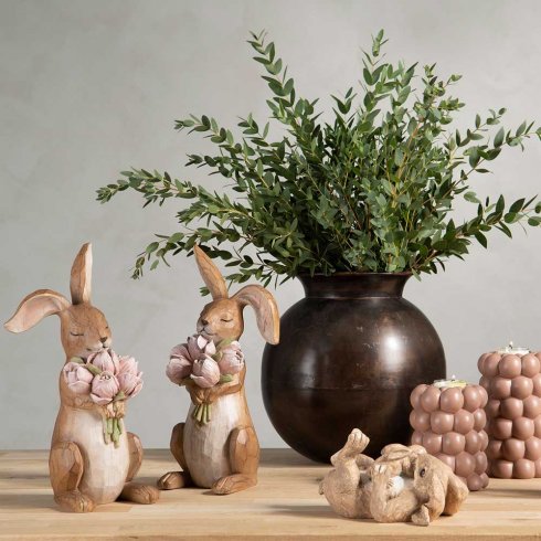 Kaninen Milly med blomster