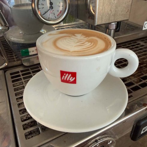 Illy cappuccino-kopp med fat