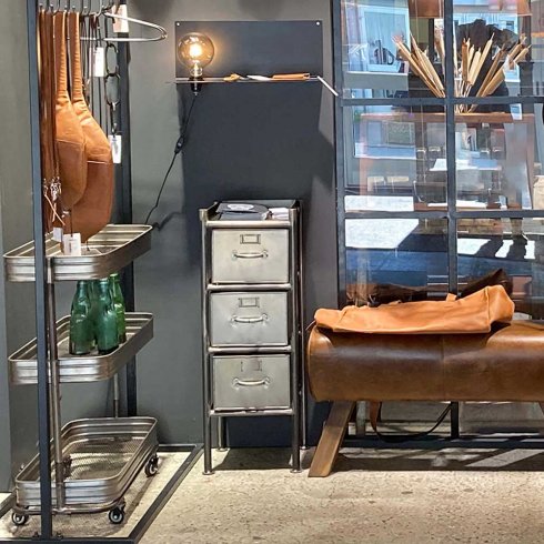 Jernvogn med hjul fra Trademark Living