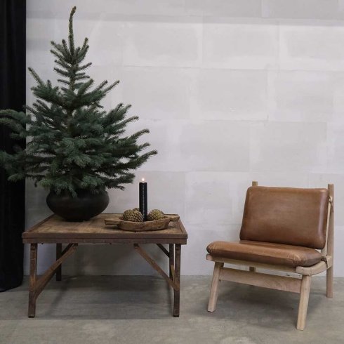 Loungestol med tre og skinnputer fra Trademark Living