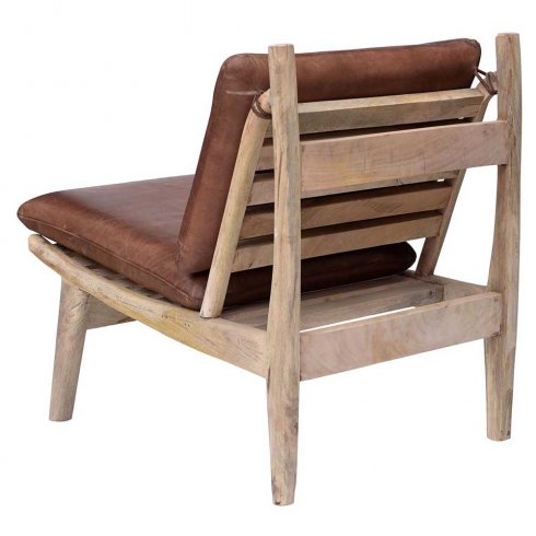 Loungestol med tre og skinnputer fra Trademark Living