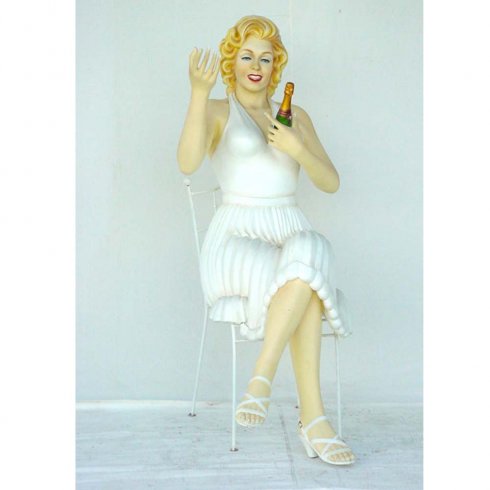 Marilyn Monroe – sittende statue