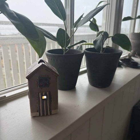 Keramikhus Sjöbod Grå til telys, 14,5 cm