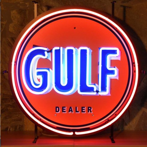 Neonskilt «Gulf dealer» med bakgrunn