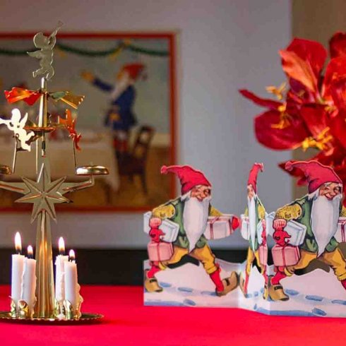 Juledekorasjon: Papirfigurer – Nisse med pakke