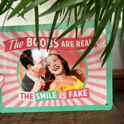 Metallskilt «Boobs are real», 15 x 20 cm