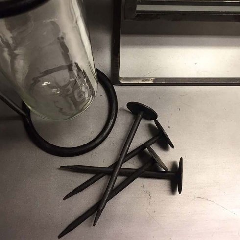 Jernspiker med flatt hode