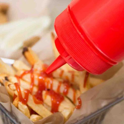 Klemflaske med ketchup, 475 ml, bred åpning
