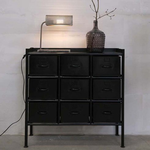 Skap i svart jern med 9 skuffer – Trademark Living