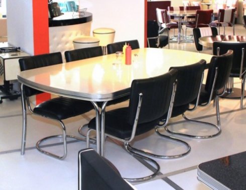 Stort spisebord (6 stoler)